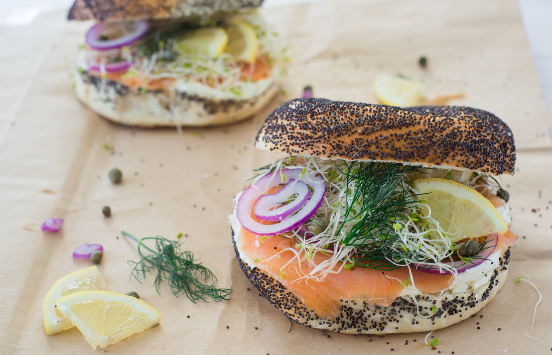 SMOKED SALMON, CREAM CHEESE & ALFALFA BAGEL